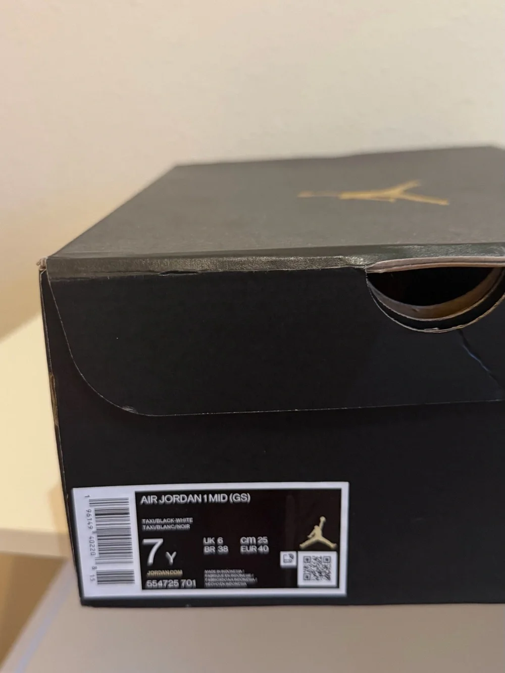 Nike Taxi Yellow and Black High-Top Sneakers Women’s size 8.5